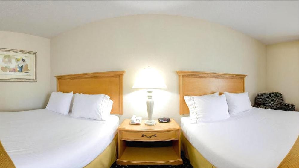 Holiday Inn Express Ashland By Ihg Bagian luar foto