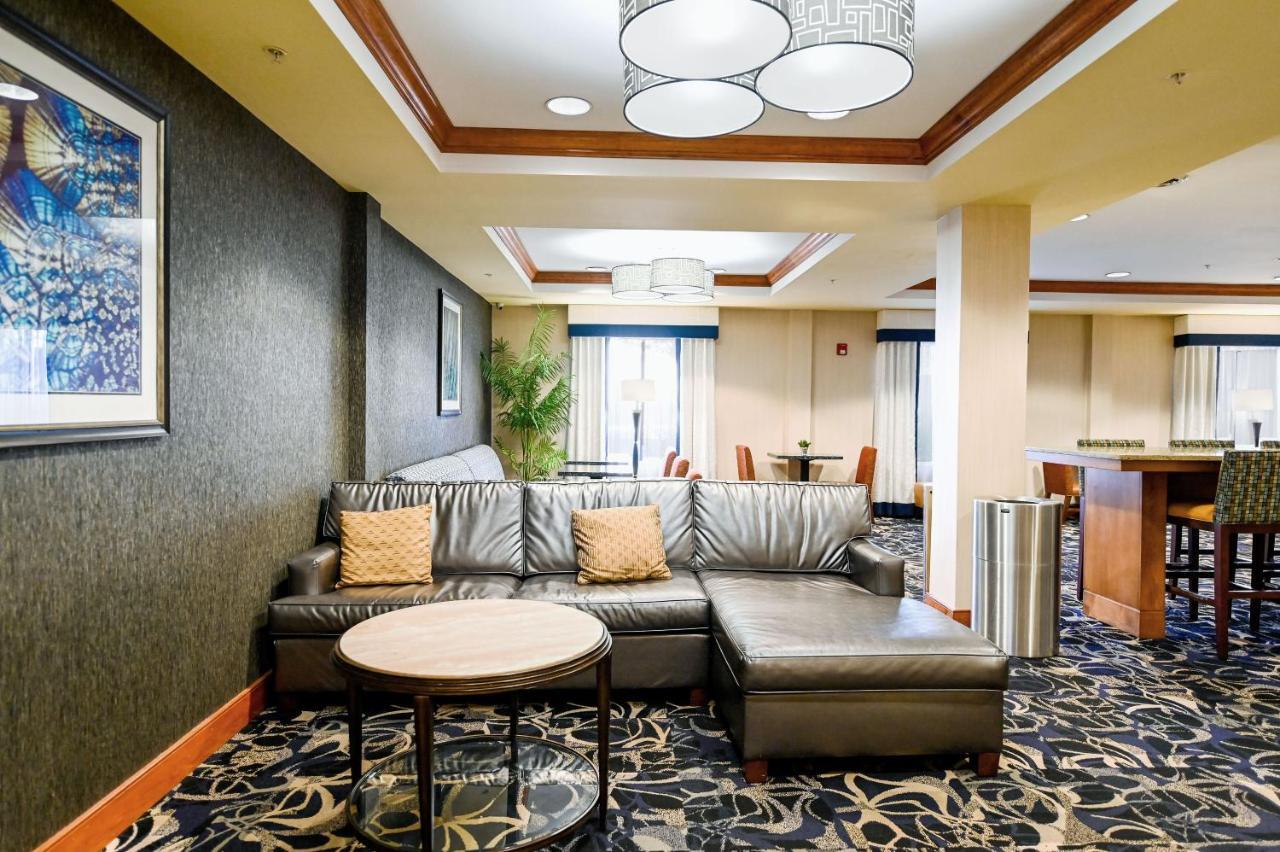 Holiday Inn Express Ashland By Ihg Bagian luar foto